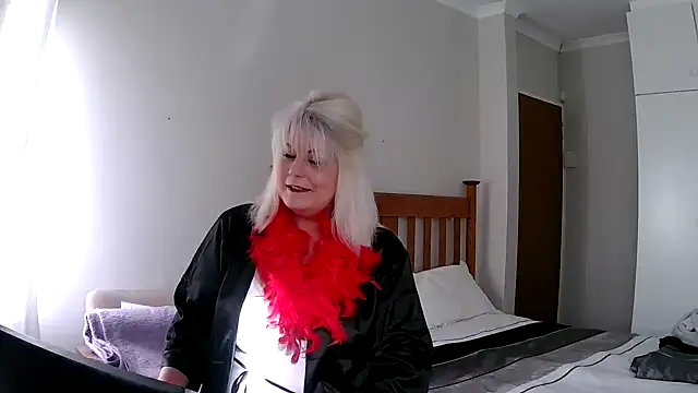 Snapshot of Miahotmilf chatting on 22, 12, 2024 Miahotmilf online show from 22, 12, 2024