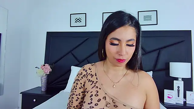 SophieCarther online show from 1, 2, 2025