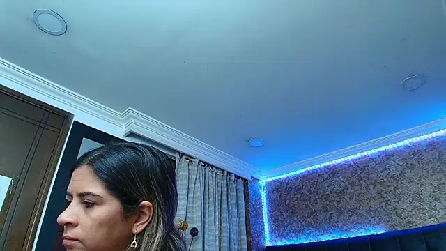 Snapshot of stella_xue chatting on 14, 10, 2025 stella xue online show from 14, 10, 2025