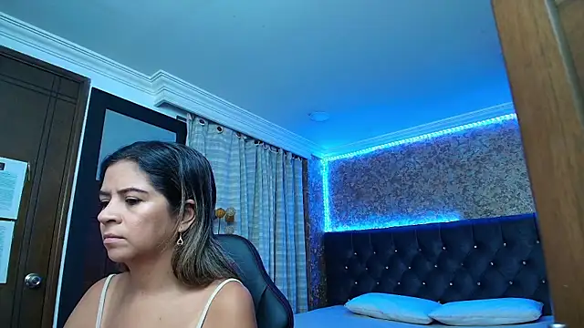 Snapshot of stella_xue chatting on 17, 10, 2025 stella xue online show from 17, 10, 2025