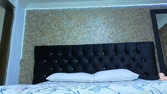 Snapshot of stella_xue chatting on 13, 11, 2025 stella xue online show from 13, 11, 2025