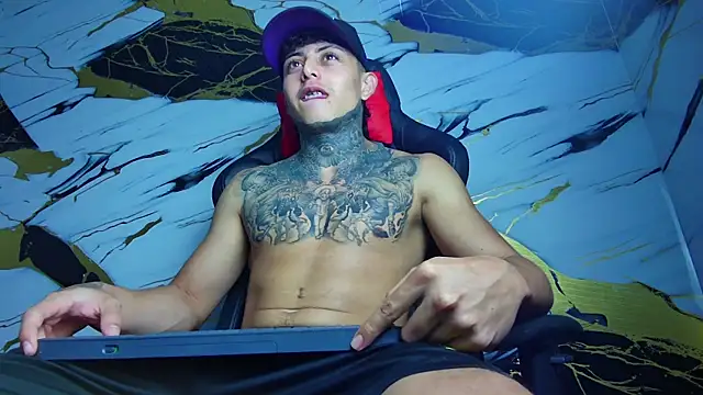 Kevin22 222 online show from 5, 2, 2025