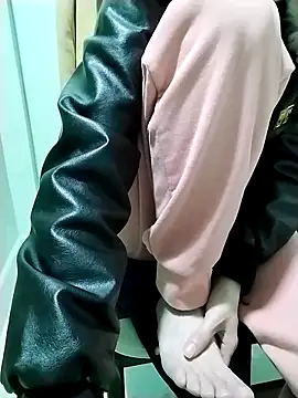 Luxcute286 online show from 17, 2, 2025