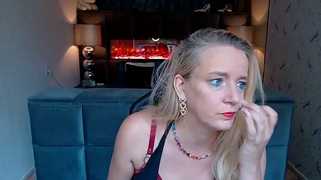 Snapshot of Wendysexyx chatting on 4, 10, 2025 Wendysexyx online show from 4, 10, 2025