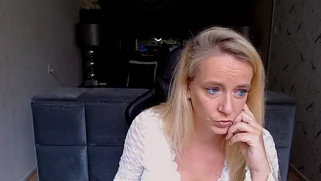 Snapshot of Wendysexyx chatting on 6, 10, 2025 Wendysexyx online show from 6, 10, 2025