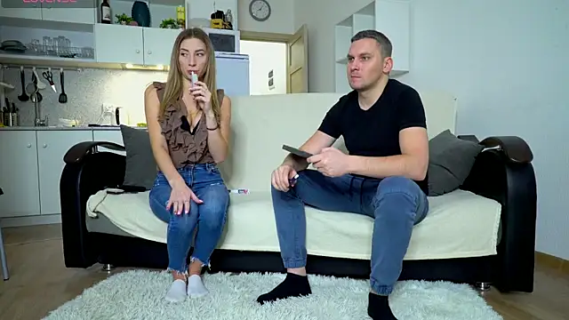 littlesweettifany online show from 9, 12, 2024