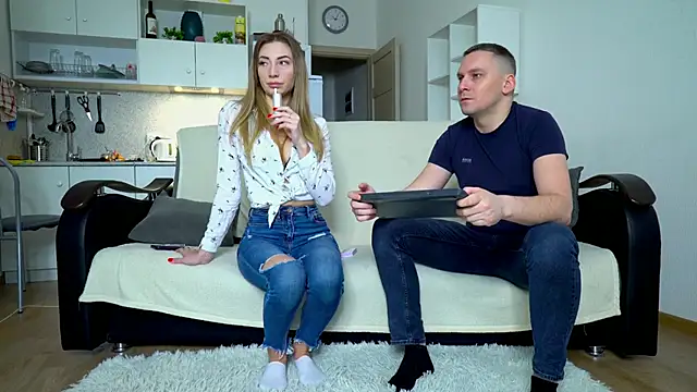 littlesweettifany online show from 21, 1, 2025