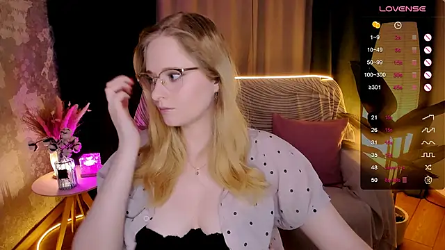 Aemilia  online show from 4, 11, 2025