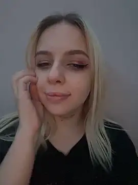 Alice Halle online show from 14, 12, 2024