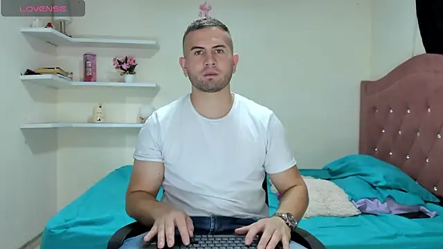 Snapshot of waynehoney chatting on 31, 12, 2024 waynehoney online show from 31, 12, 2024