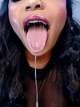 Snapshot of Sugartonguexx chatting on 12, 9, 2025 Sugartonguexx online show from 12, 9, 2025