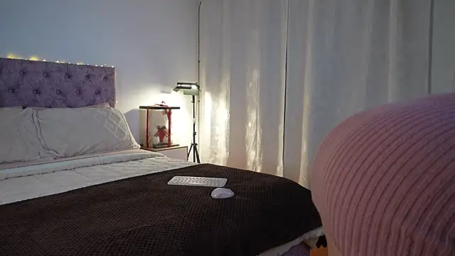 Snapshot of samantha_evans2 chatting on 26, 5, 2026 samantha evans2 online show from 26, 5, 2026