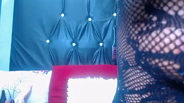 spicydiver38 online show from 12, 11, 2025