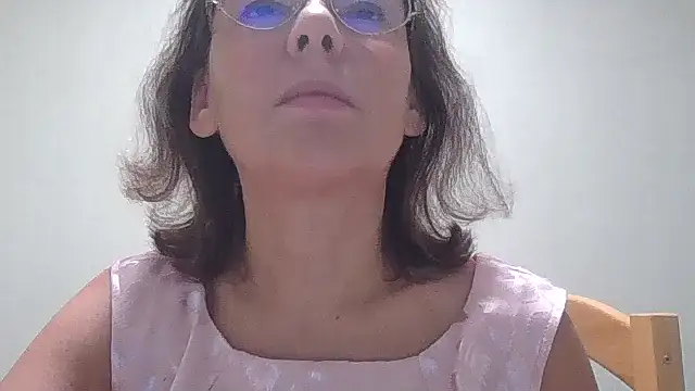 HollyJewel online show from 10, 10, 2025