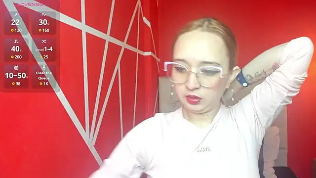 Snapshot of Liaroberts1 chatting on 19, 12, 2024 Liaroberts1 online show from 19, 12, 2024
