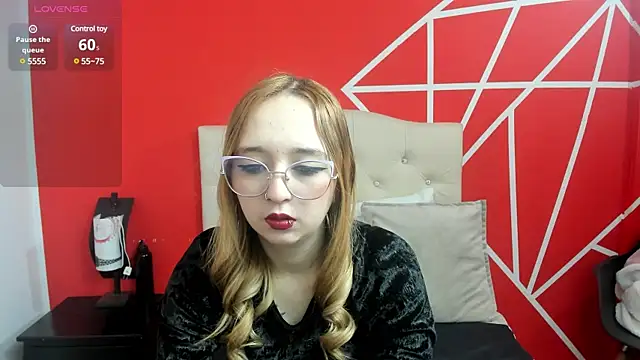 Snapshot of Liaroberts1 chatting on 10, 1, 2025 Liaroberts1 online show from 10, 1, 2025
