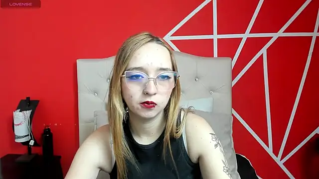 Snapshot of Liaroberts1 chatting on 23, 1, 2025 Liaroberts1 online show from 23, 1, 2025