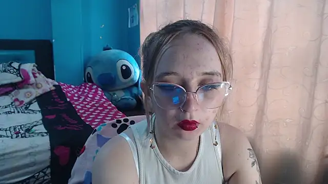 Snapshot of Liaroberts1 chatting on 10, 2, 2025 Liaroberts1 online show from 10, 2, 2025