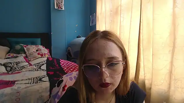 Snapshot of Liaroberts1 chatting on 12, 2, 2025 Liaroberts1 online show from 12, 2, 2025