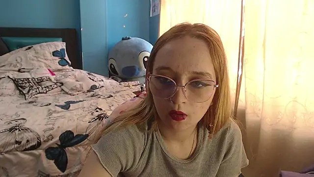 Snapshot of Liaroberts1 chatting on 18, 2, 2025 Liaroberts1 online show from 18, 2, 2025