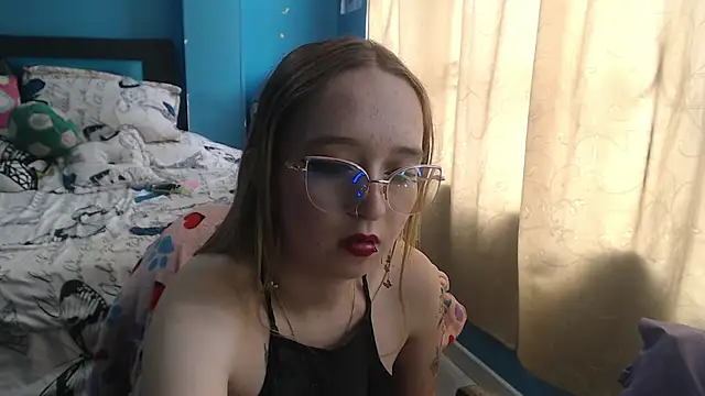 Snapshot of Liaroberts1 chatting on 19, 2, 2025 Liaroberts1 online show from 19, 2, 2025
