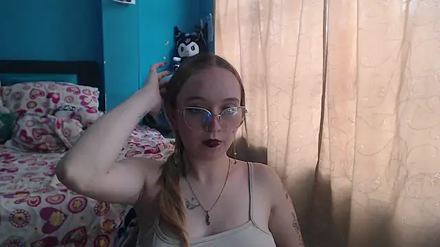 Snapshot of Liaroberts1 chatting on 24, 2, 2025 Liaroberts1 online show from 24, 2, 2025