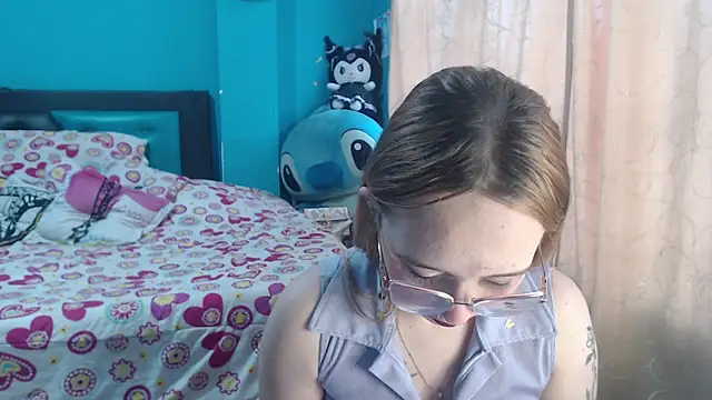 Snapshot of Liaroberts1 chatting on 28, 2, 2025 Liaroberts1 online show from 28, 2, 2025