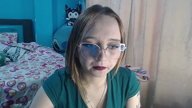 Snapshot of Liaroberts1 chatting on 4, 3, 2025 Liaroberts1 online show from 4, 3, 2025