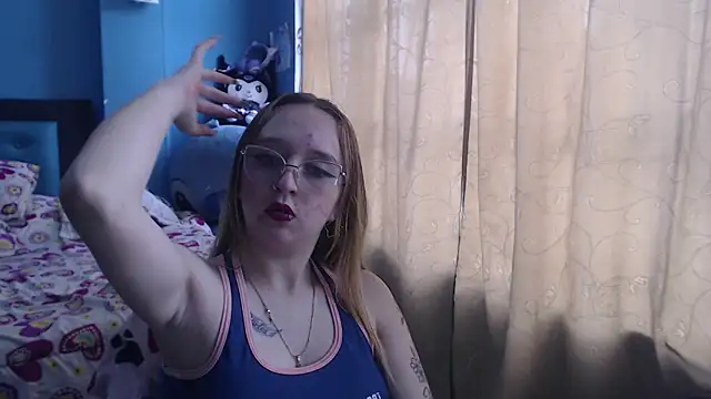 Snapshot of Liaroberts1 chatting on 8, 3, 2025 Liaroberts1 online show from 8, 3, 2025