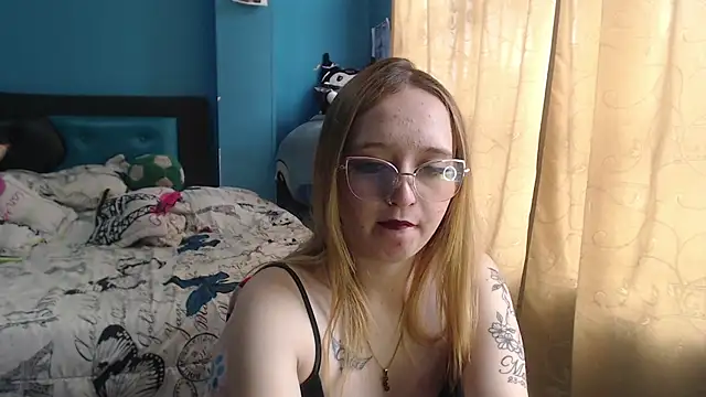 Snapshot of Liaroberts1 chatting on 14, 3, 2025 Liaroberts1 online show from 14, 3, 2025