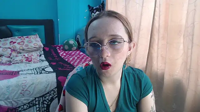 Snapshot of Liaroberts1 chatting on 18, 3, 2025 Liaroberts1 online show from 18, 3, 2025