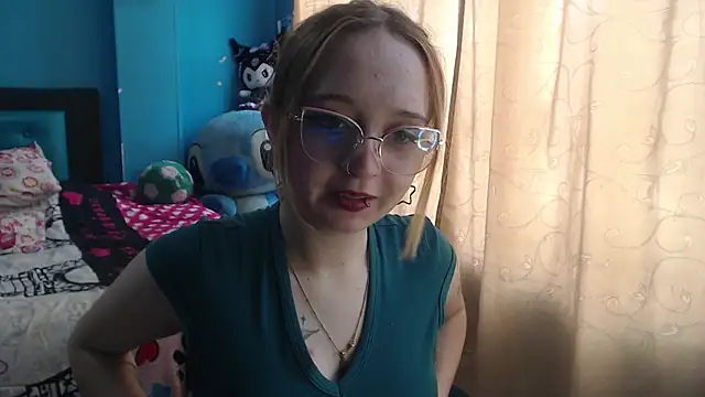 Snapshot of Liaroberts1 chatting on 18, 3, 2025 Liaroberts1 online show from 18, 3, 2025