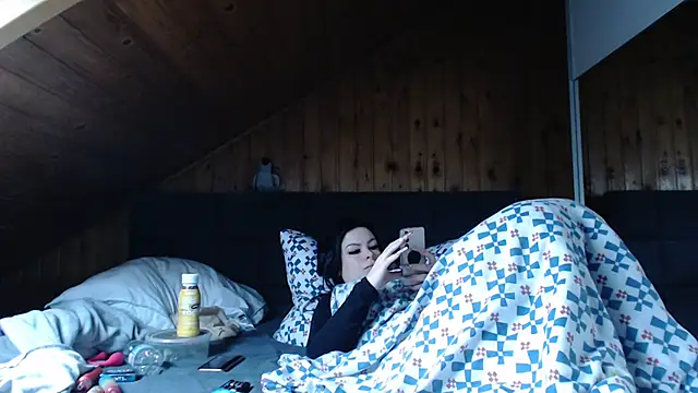 BoeseMoni1998 online show from 21, 10, 2025