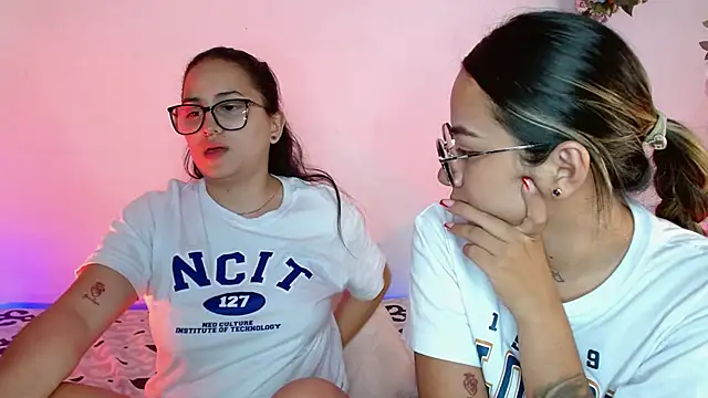 Snapshot of Jules_n_Gia chatting on 14, 12, 2024 Jules n Gia online show from 14, 12, 2024