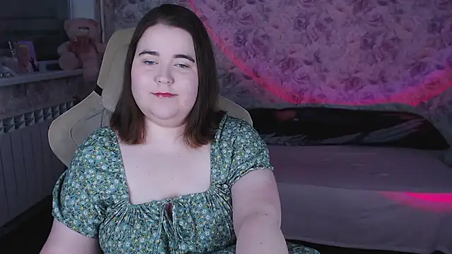 Estelle Hicks online show from 22, 3, 2026