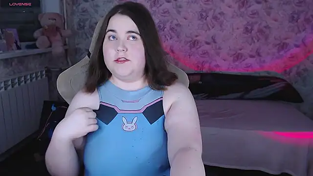 Estelle Hicks online show from 30, 3, 2026