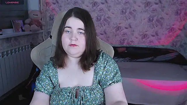 Snapshot of Estelle_Hicks chatting on 14, 5, 2026 Estelle Hicks online show from 14, 5, 2026