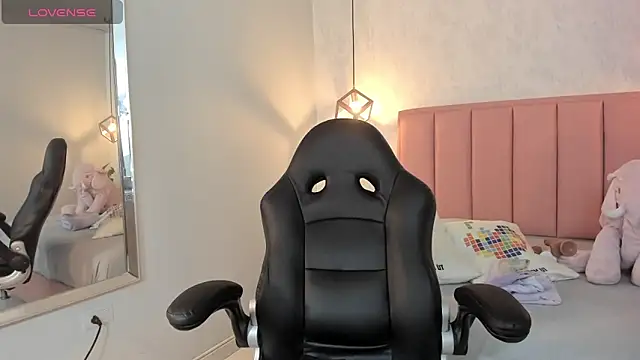 SUNNYCYRUS online show from 20, 1, 2025