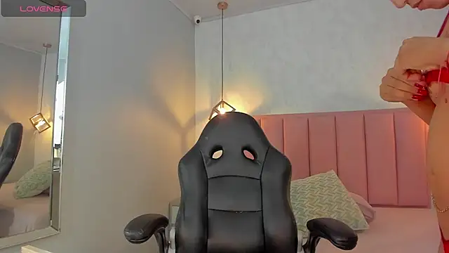 SUNNYCYRUS online show from 3, 3, 2026