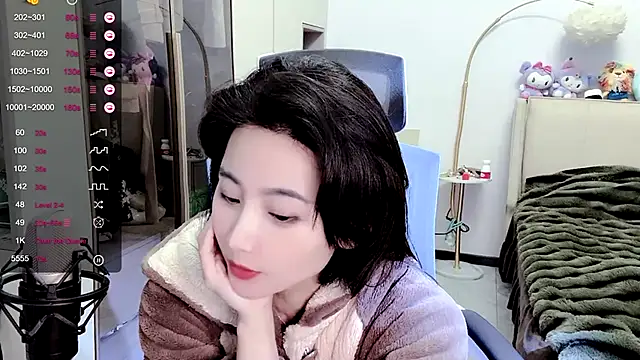 Snapshot of FeiFei-babe chatting on 19, 2, 2025 FeiFei-babe online show from 19, 2, 2025