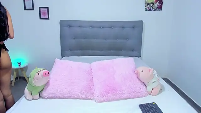 Agataowens online show from 30, 1, 2025