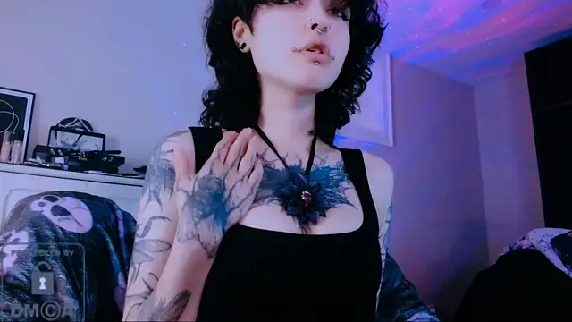 NaughtyLittleFox online show from 20, 6, 2026