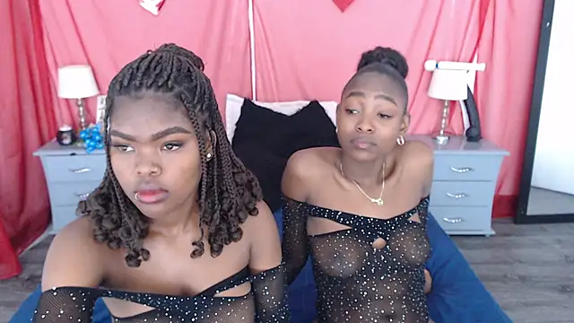 Snapshot of Nicole_Colette_ chatting on 28, 2, 2025 Nicole Colette online show from 28, 2, 2025