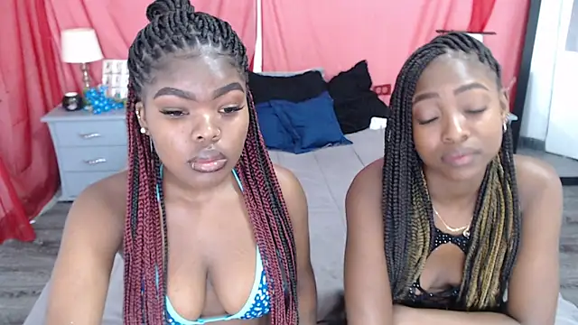 Snapshot of Nicole_Colette_ chatting on 5, 3, 2025 Nicole Colette online show from 5, 3, 2025