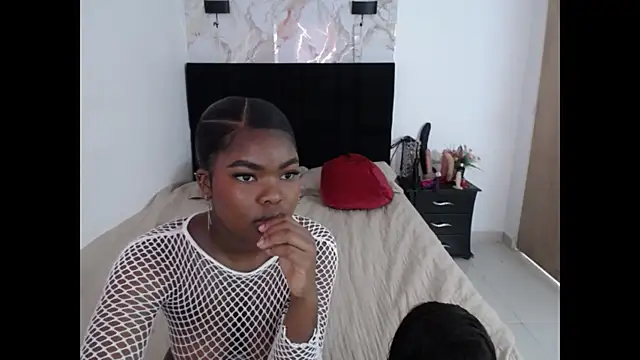 Nicole Colette  online show from 28, 10, 2025