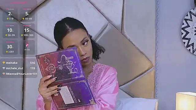 Nahomi King online show from 11, 1, 2025