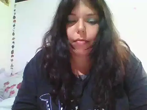 Snapshot of scarletttlove chatting on 26, 4, 2026 scarletttlove online show from 26, 4, 2026