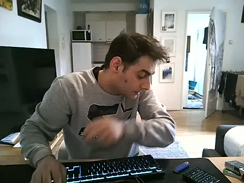 Snapshot of mihaimichael chatting on 18, 4, 2026 mihaimichael online show from 18, 4, 2026