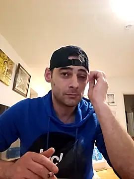 Snapshot of mihaimichael chatting on 21, 4, 2026 mihaimichael online show from 21, 4, 2026