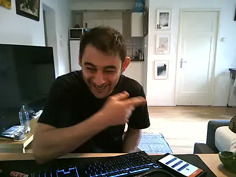 Snapshot of mihaimichael chatting on 23, 4, 2026 mihaimichael online show from 23, 4, 2026
